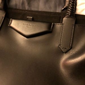 Givenchy Antigona wipe switch tote